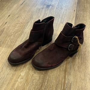 Born leather suede bootie